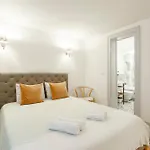 In Shared Apartment, Santo Antonio Church In 民宿