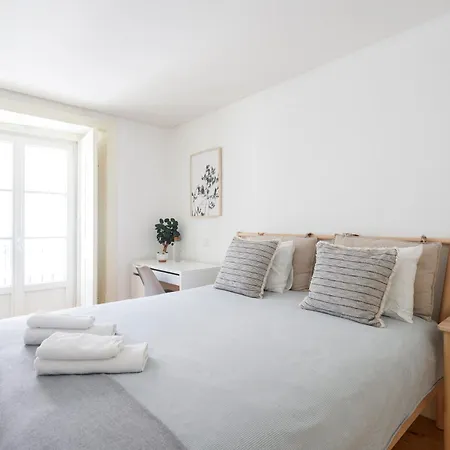 In Shared Apartment, Santo Antonio Church In