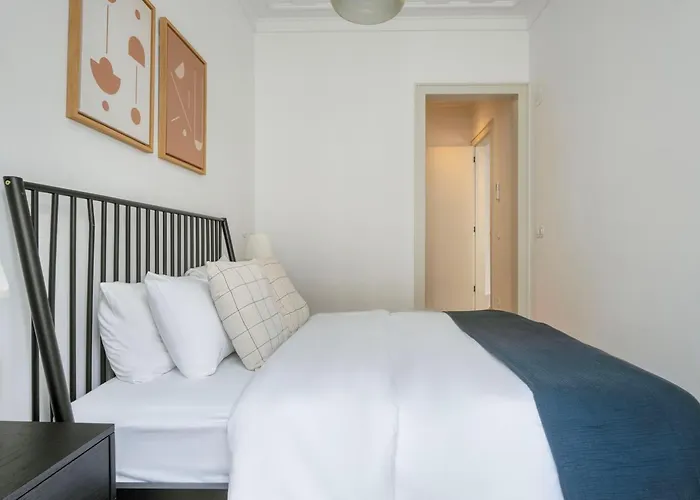 Privatunterkunft In Shared Apartment, Santo Antonio Church In *