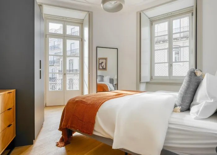 Privatunterkunft In Shared Apartment, Santo Antonio Church In