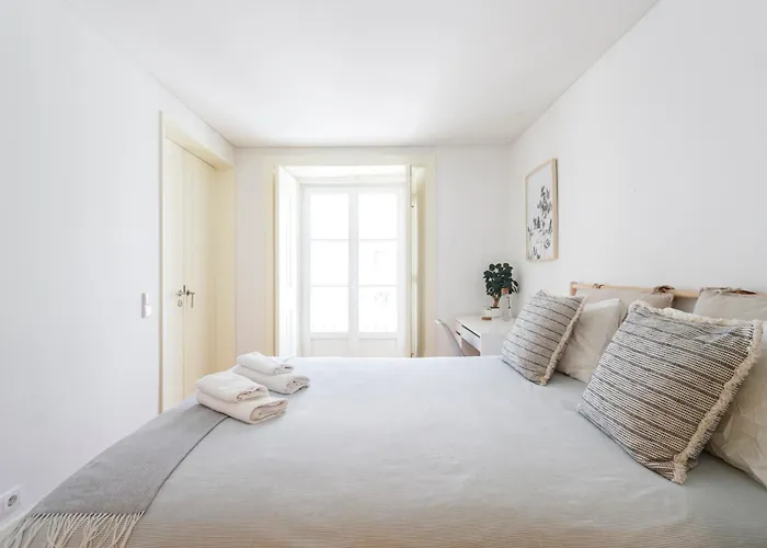 In Shared Apartment, Santo Antonio Church In בית אירוח ליסבון